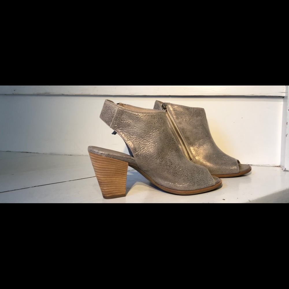 Paul Green Metallic Willow leather peep toe sandal